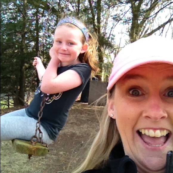 Profile Picture of Rebecca Stilphen (@rebecca9041) on Poshmark