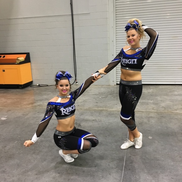 Profile Picture of Nicole Mischak (@nmischak) on Poshmark