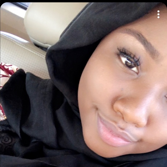Profile Picture of Fauziyya Tukur (@fauzat) on Poshmark