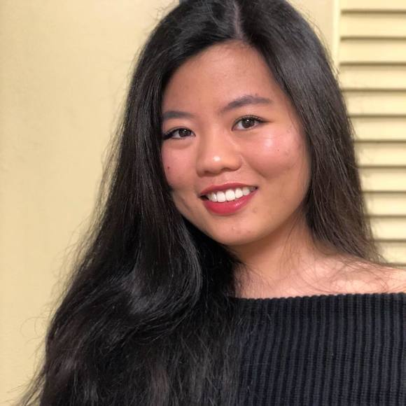 Profile Picture of Tiffany Yong (@tifftofftaff) on Poshmark