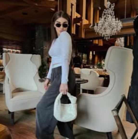 Profile Picture of Orthe Orthe (@ortenrangel) on Poshmark