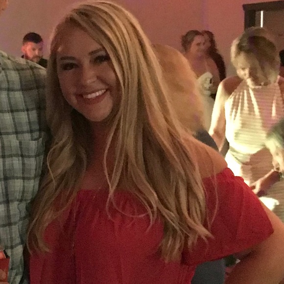 Profile Picture of Kristen Blevins (@kblevins27) on Poshmark