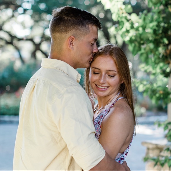 Profile Picture of Lisa Duckworth (@lisaaduck) on Poshmark