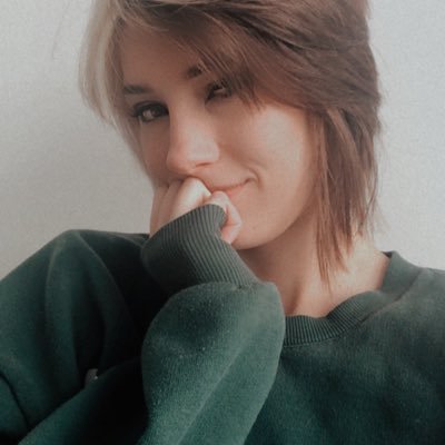 Profile Picture of Odette Edwards  🖤 (@OhdeathJpg) on Twitter