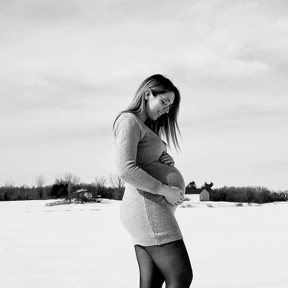 Profile Picture of Alexandra Pinsonneault (@alexandrapinson) on Poshmark