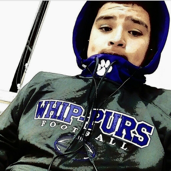 Profile Picture of Julio Alvarez (@julioalvarez77) on Poshmark