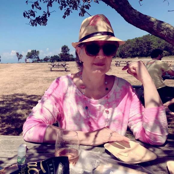 Profile Picture of Lisa Rosenberg (@lerlisa) on Poshmark