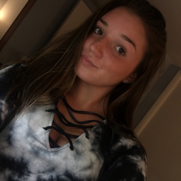 Profile Picture of Gianna Cancelleri (@gcancelleri) on Poshmark