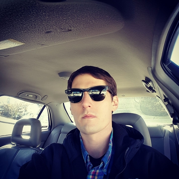 Profile Picture of Damian Cundiff (@damian1990) on Poshmark