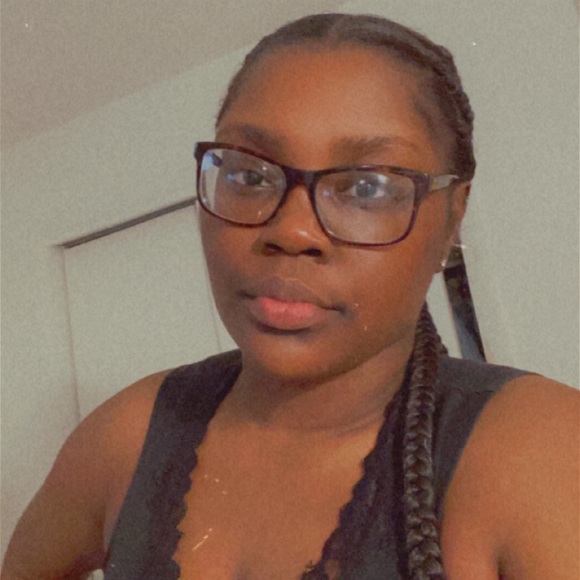 Yousedana Andrevil - Poshmark Profile Picture of Yousedana Andrevil (@danounou20) on Poshmark