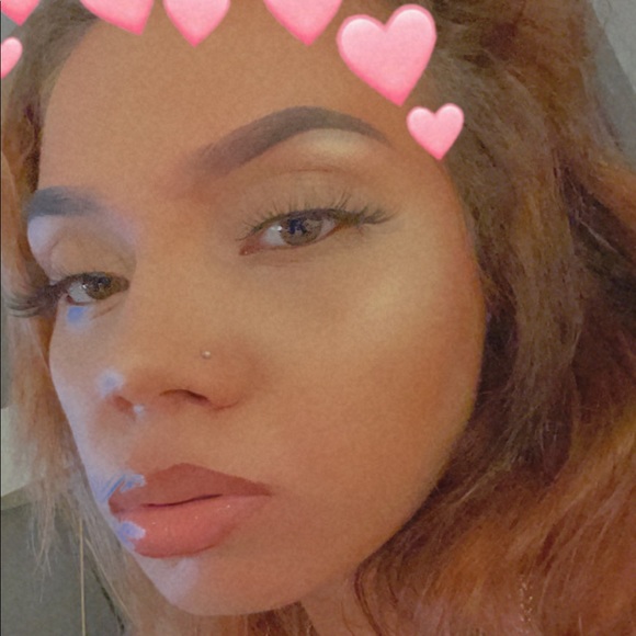 Profile Picture of Alexa Zabala (@jaczxx012) on Poshmark