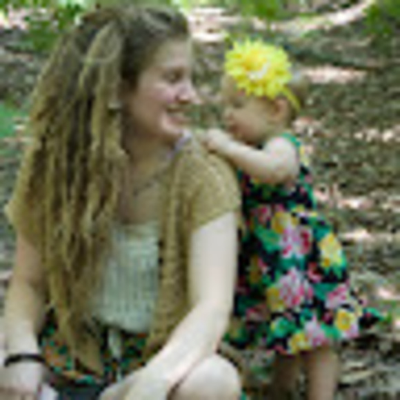 Profile Picture of Gena Warren (@gena_warren) on Poshmark