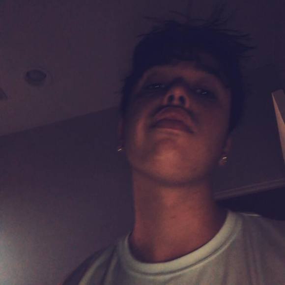 Profile Picture of Lucas De souza (@lukitas11) on Poshmark