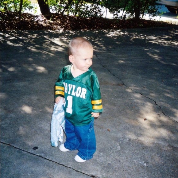 Profile Picture of Gray Eiland (@senordonut486) on Poshmark