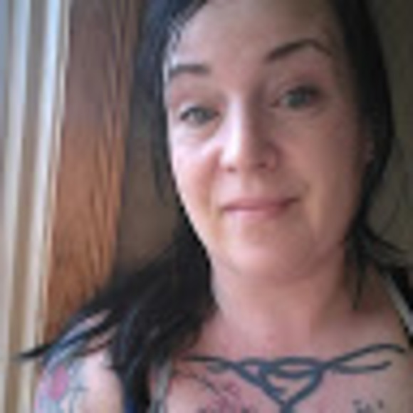 Profile Picture of Melissa Roberts (@melissarober569) on Poshmark