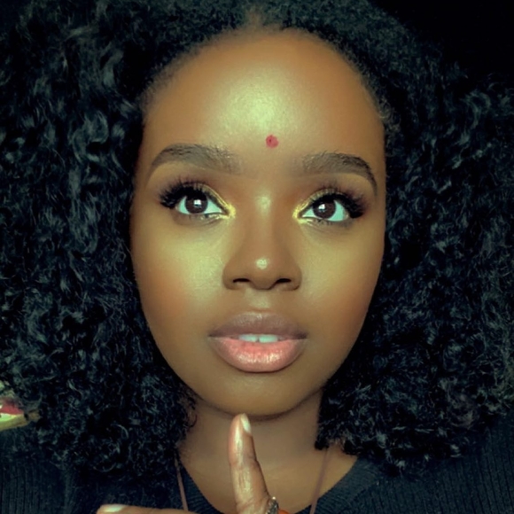 Profile Picture of Ebonee Pulliam (@ebbieg) on Poshmark