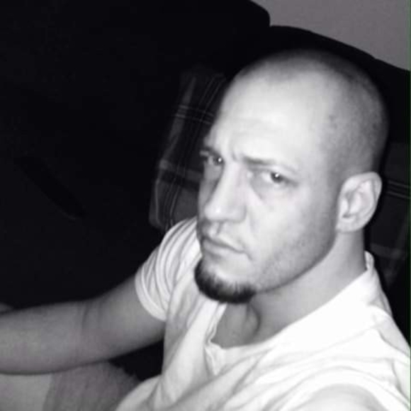 Profile Picture of Kayvan Khatibi (@onavyak1) on Poshmark