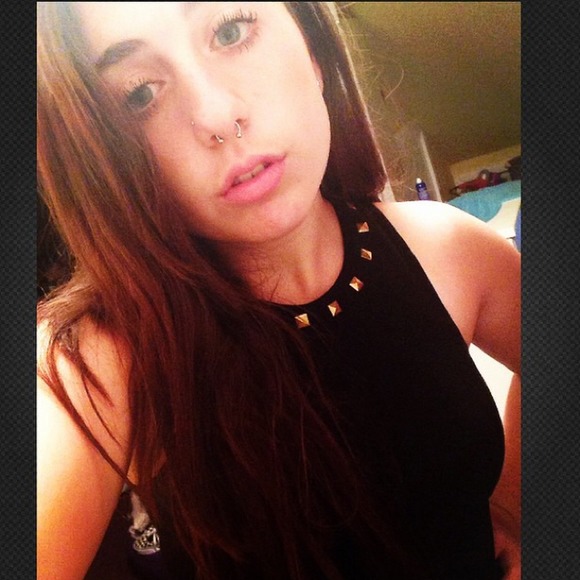 Profile Picture of Alex Rivezzo (@alexrivezzo) on Poshmark