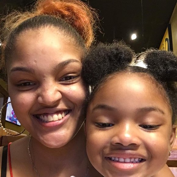 Profile Picture of Ariel Melendez (@quewnscorpio) on Poshmark