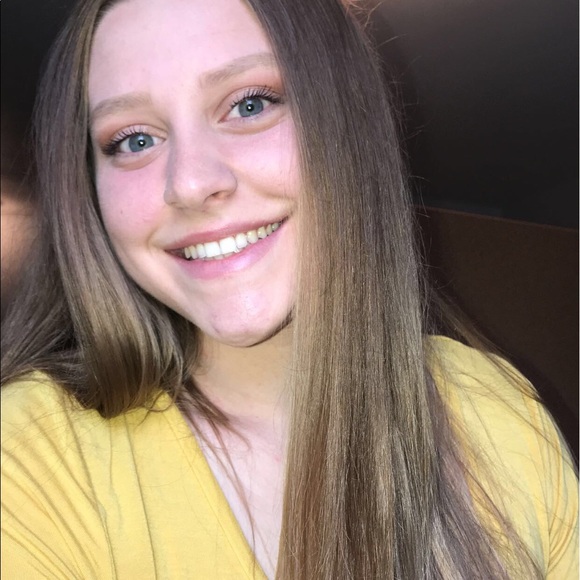 Profile Picture of Kellie Hannah (@kelliehannah) on Poshmark