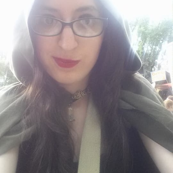 Profile Picture of Becca Krogulecki (@rekrogul) on Poshmark