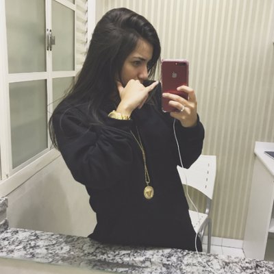 Profile Picture of Vitoria Russo (@ViihMaia19) on Twitter
