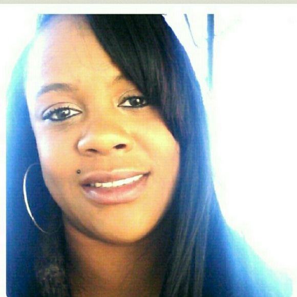 Profile Picture of Paula Ray (@justpmoney) on Poshmark