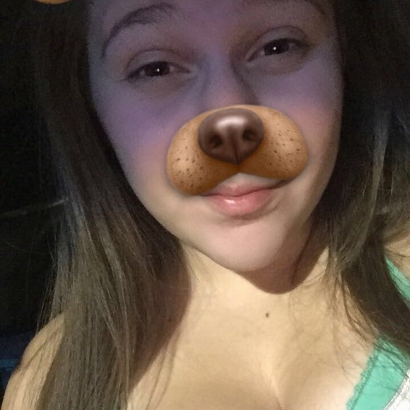 Profile Picture of Jess Hicks (@pkush2) on Poshmark