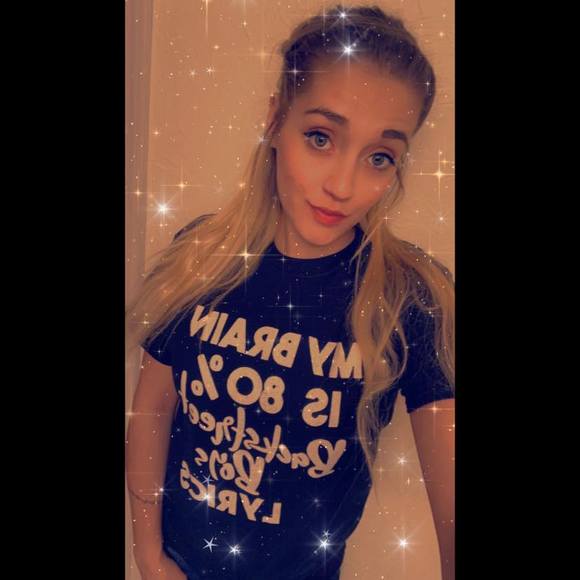 Profile Picture of Leslie Dipert (@lesliedipert) on Poshmark