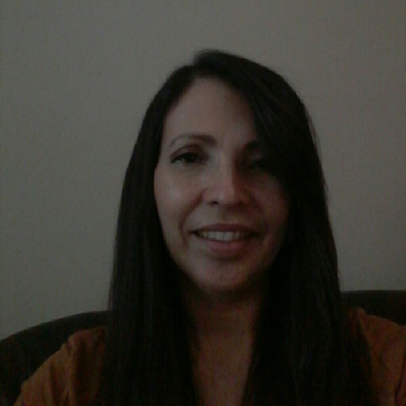 Profile Picture of Lidia Amavisca (@lamavisca) on Poshmark