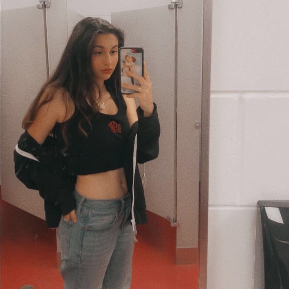 Profile Picture of Casey Salvatore (@caseysthrifted) on Poshmark