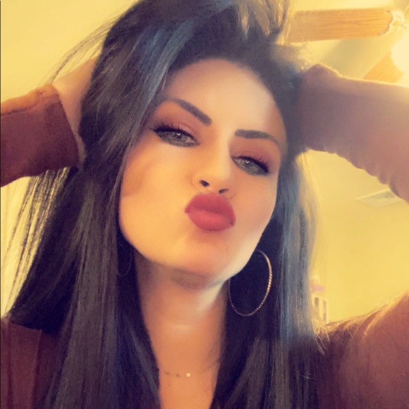 Amanda Munderville - Poshmark Profile Picture of Amanda Munderville (@amandalee510) on Poshmark