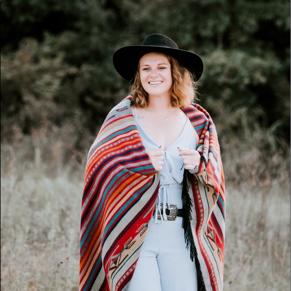 Profile Picture of Cassie Hanisch (@southerncass) on Poshmark