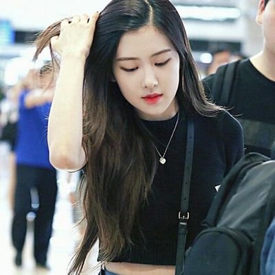 Profile Picture of Yeon Yi Hwang (@nhinhilovebts) on Twitter