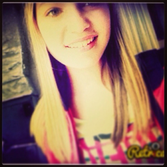 Profile Picture of Jaclyn Carpenter (@esis10) on Poshmark