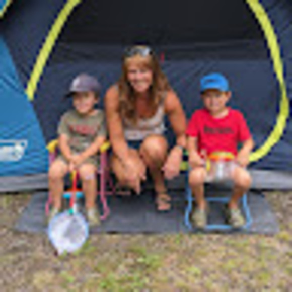 Profile Picture of Kyra Schlichting (@kyraschlichting) on Poshmark