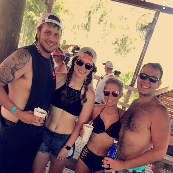 Profile Picture of Zachary Wilburn (@zachary_wilburn) on Poshmark