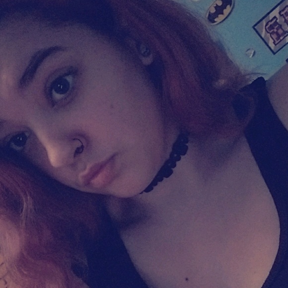 Profile Picture of Alyssa Danielson (@lysszilla) on Poshmark