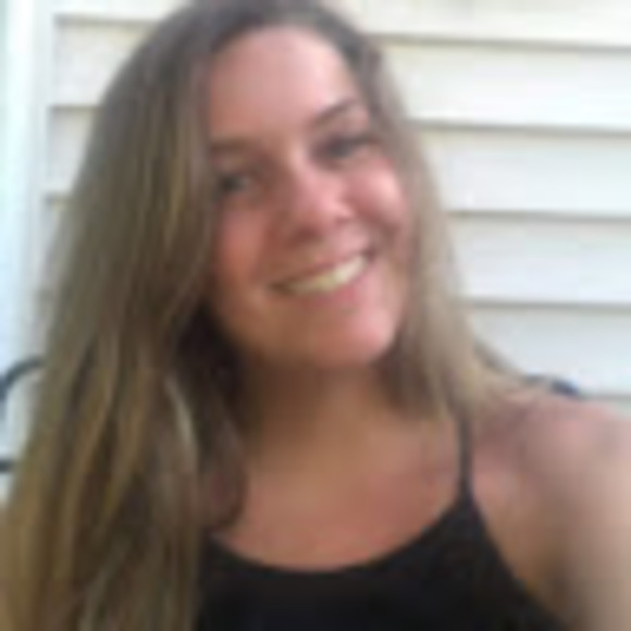 Profile Picture of Jenessa Grant (@jenessagrant) on Poshmark