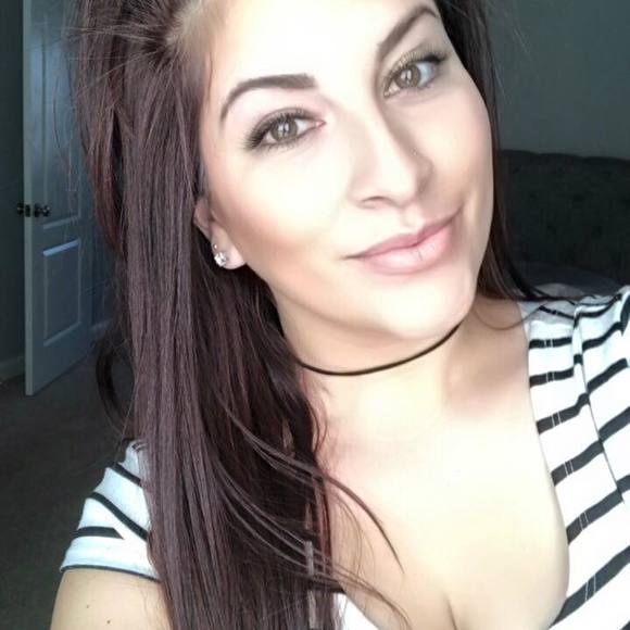 Profile Picture of Crystal Watts (@3boysnoprincess) on Poshmark