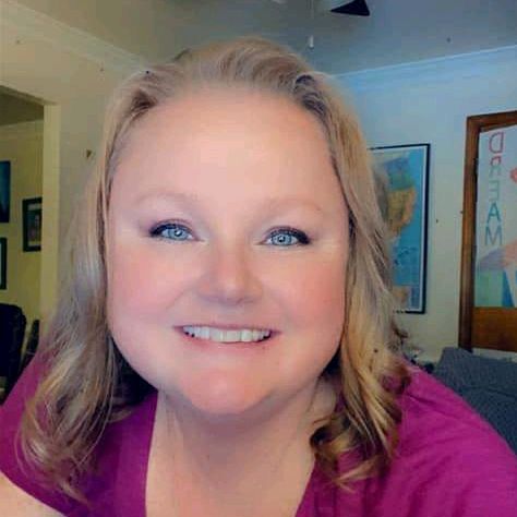 Profile Picture of Iris Burke (@irisbx6) on Tiktok