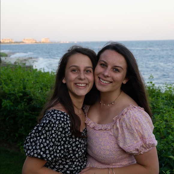 Profile Picture of Clara Kreeger (@clarakreeger) on Poshmark