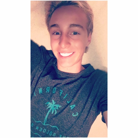 Profile Picture of Nathan Allison (@nallison1) on Poshmark