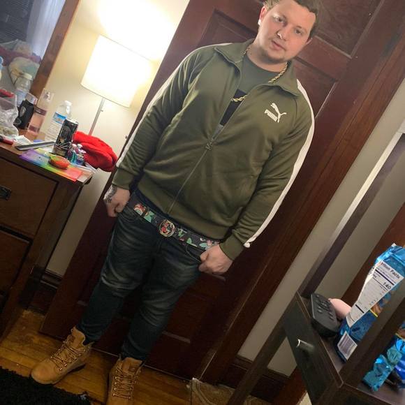 Brant Richardson - Poshmark Profile Picture of Brant Richardson (@brant_r) on Poshmark