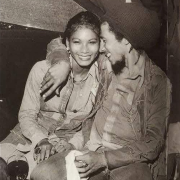 Profile Picture of Gawon Philips (@edwarddown) on Poshmark