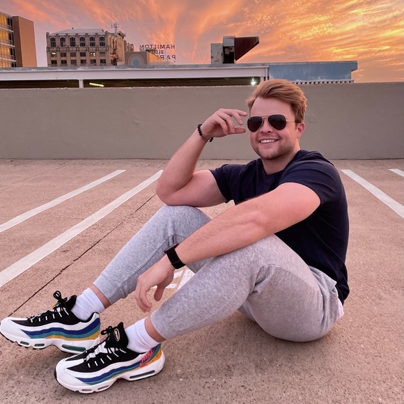 Profile Picture of Kyle Ott (@kyleott0929) on Poshmark