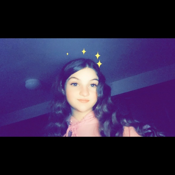 Profile Picture of Emily Odenthal (@emily081216) on Poshmark