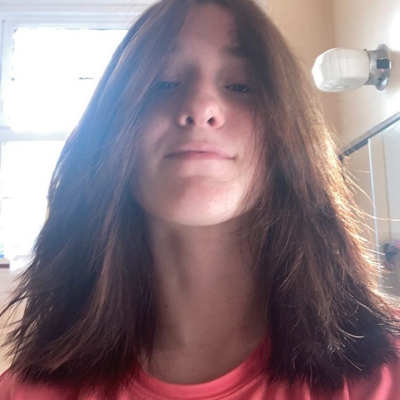 Profile Picture of Harley Wachowicz (@harleywachowicz) on Poshmark