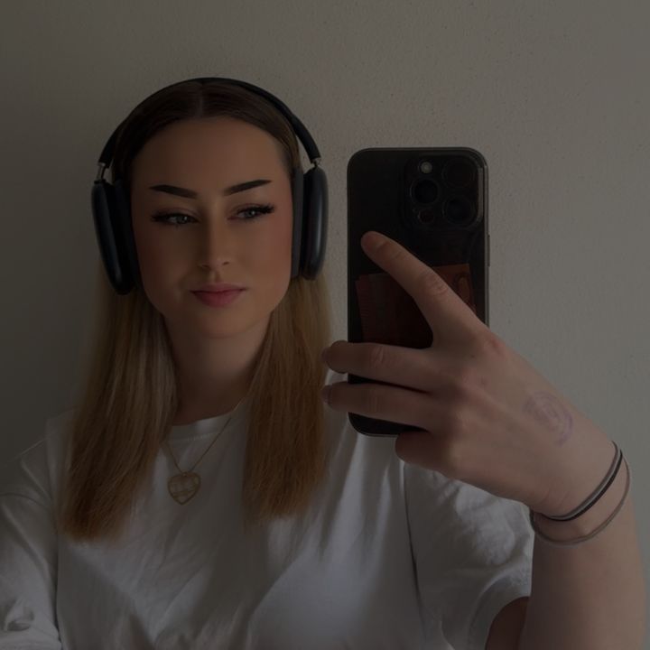 Profile Picture of 𝐩𝐚𝐮𝐥𝐢𝐧𝐬𝐤𝐢 (@paula_trinkt) on Tiktok