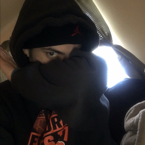 Profile Picture of Joe Werner (@jwerner32) on Poshmark